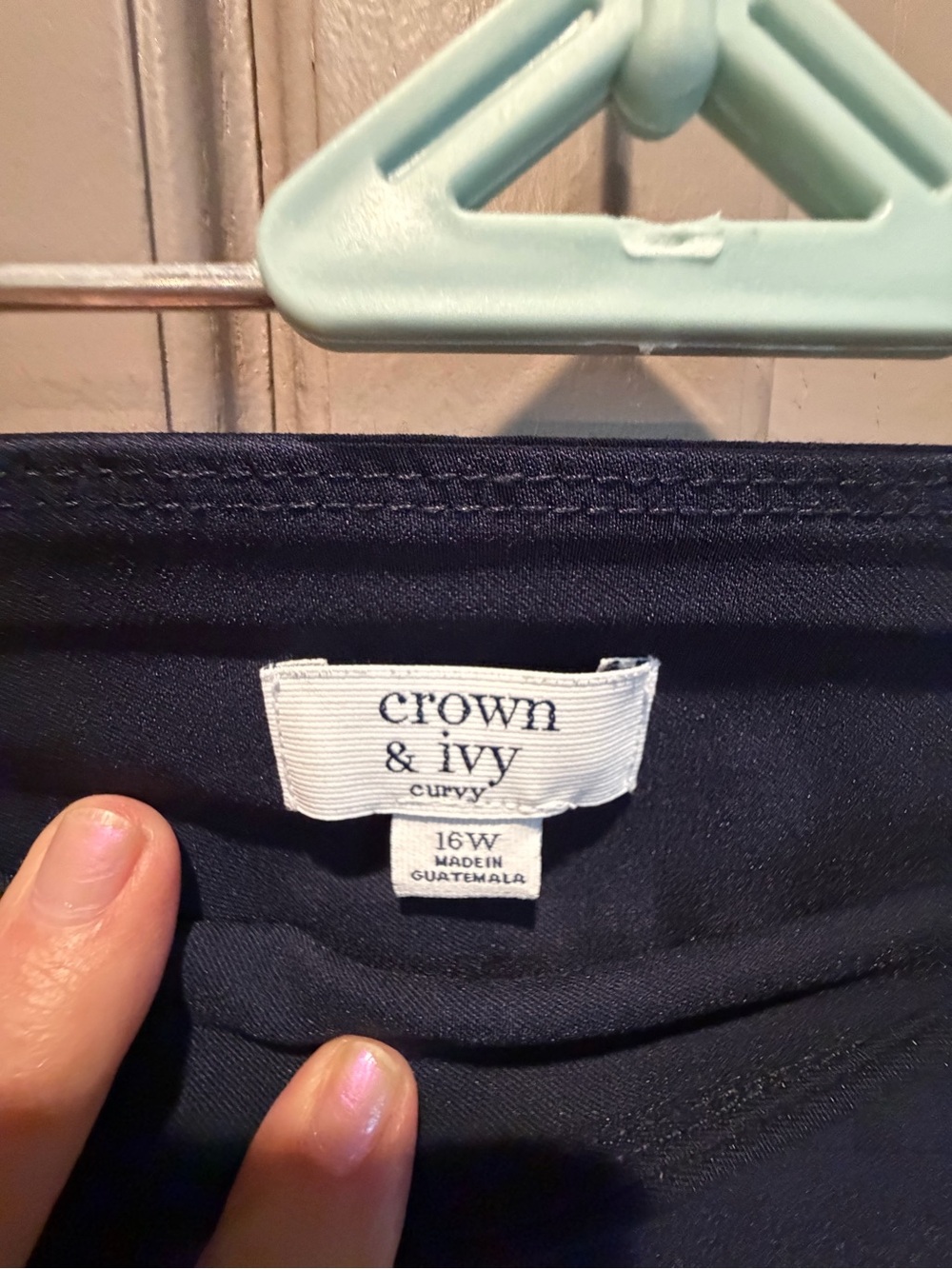 crown & ivy Navy Cropped Capri Leggings with Hem Bows - Picture 4 of 8